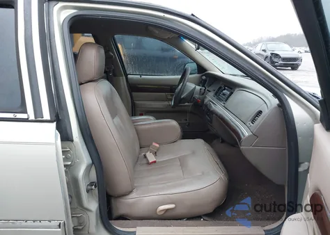 2003 Mercury Grand Marquis Gs z USA, uszkodzony, nr VIN 2MEFM74W63X668556